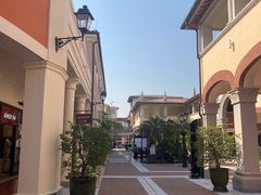 -佛罗伦萨小镇广佛名品奥特莱斯(疏港路店)