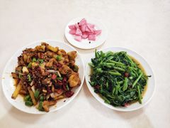 -茅屋大酒店