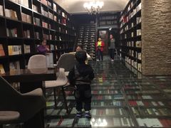 -钟书阁(松江泰晤士小镇店)