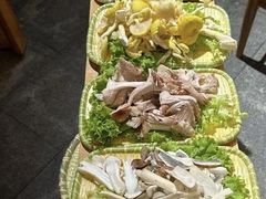 -有一锅·野生菌黑山羊腊排骨火锅(古城北门店)