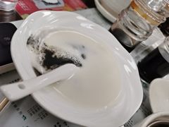 芝麻糊加杏仁热糊-仁信双皮奶(东川路店)