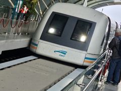 -龙阳路磁悬浮列车总站-停车场