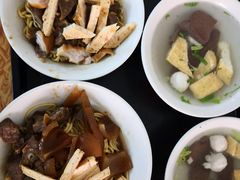 -松树干拌面店