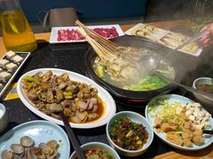 -明何记涮牛肚(品牌首店隋唐植物园南门古城路店)