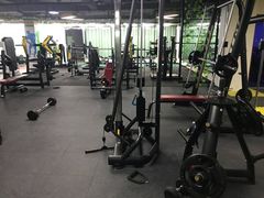 器械区-兰州新区健力堡游泳健身中心