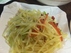 酸辣土豆丝-陈帅夜排档·龙虾·炒菜·烤串(世茂店)