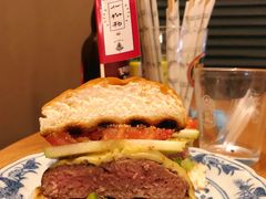 经典牛肉汉堡-野草酒馆GRASS TAPROOM(时代天街店)