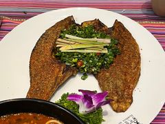 -香巴拉云南餐厅(华莱坞店)