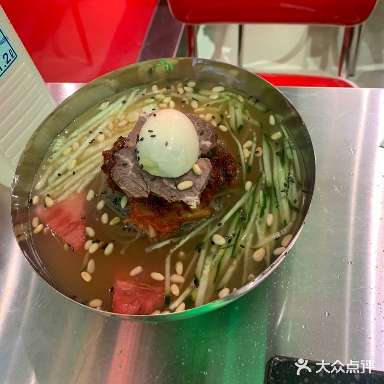 真是绝配，我们还加了份生菜。肉的分量很足
