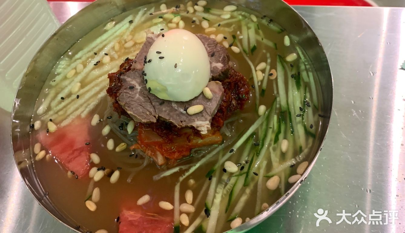 真是绝配，我们还加了份生菜。肉的分量很足