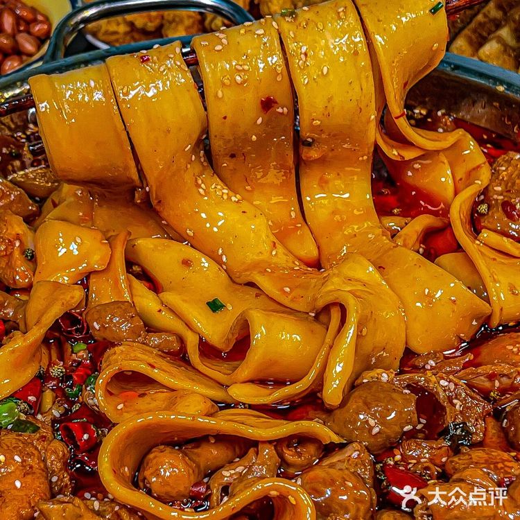 重庆最好吃肥肠鸡,火爆重庆老街!!