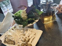 -大匠工房古船木艺术餐厅·猪肚鸡专门店(长白仙岛店)