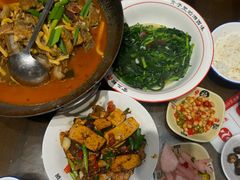 -富正毅三下锅·湘西韵味(天门山索道店)