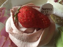 草莓纸杯蛋糕-Pantry's Best派悦坊蛋糕(K11购物艺术中心店)