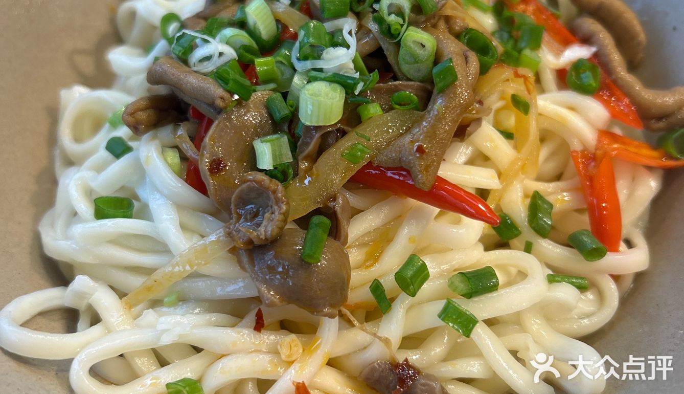 成都美食合集|鸡杂干拌和杂酱面都好吃[加油]