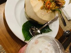 -Chom Cafe and Restaurant