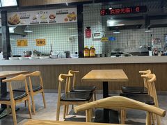大堂-三好食堂(煎饺·馄饨·肉饼米线·盛世广场店)