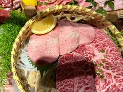 -山川小町·极番烧肉(新地假日广场店)