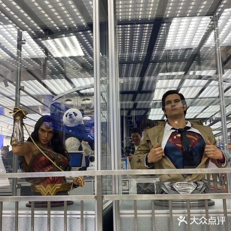 成都探店｜成都🔥爆了的X11潮玩店