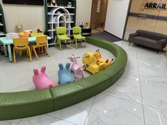 -瑞尔齿科(南京东路名人诊所)