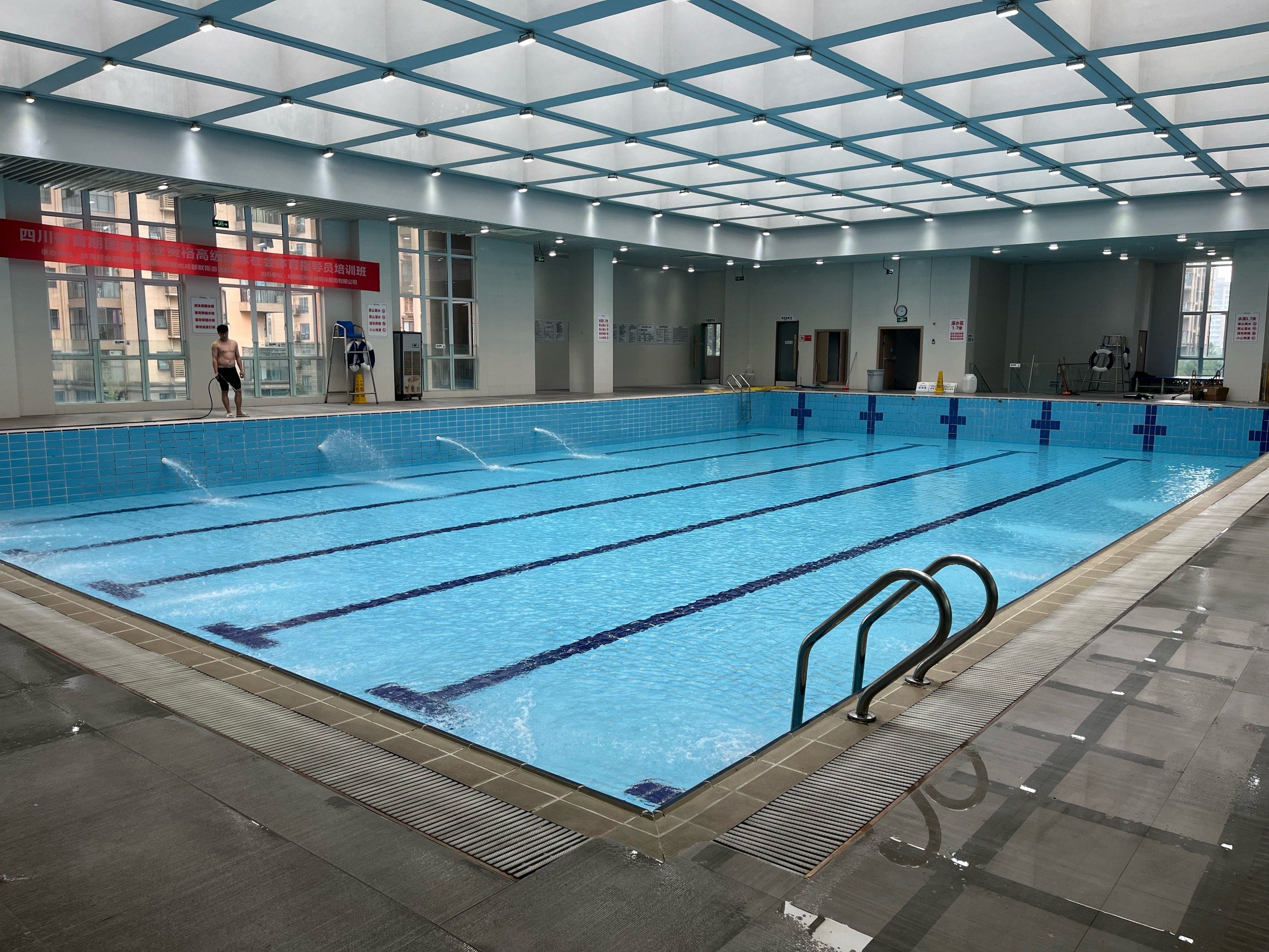 超棒的游泳池‼️