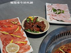 -生活如沸·顺德水牛奶火锅(人民广场店)