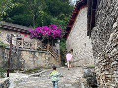 -高荡千年布依古寨旅游景区