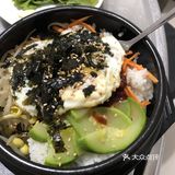 五花肉猪大肠、鸡软骨、鱿鱼和可以喝鲜美的蘑菇汁的口蘑