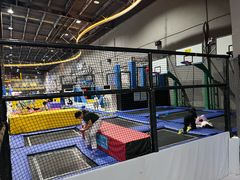 -超时空蹦床团建·VR潮玩运动娱乐·生日派对游乐园(金桥店)
