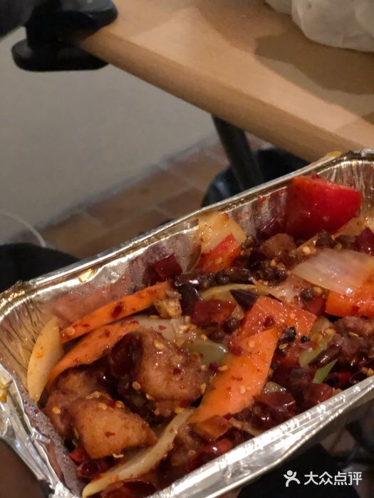 面对面辣子鸡图片