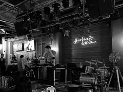 -海风酒吧 喝精酿 听民谣(阿那亚礼堂店)