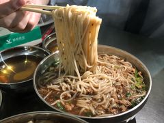 -正宗杨记普洱酸醋米线(总店)
