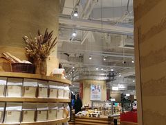 面包甜点陈列柜-七鲜超市(瑞虹天地太阳宫店)