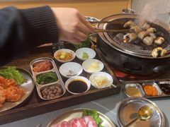 -围炉肉舍•炭烤活鳗•丹东海鲜烤肉(步行街店)