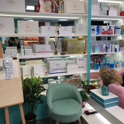 -斐尔国际皮肤管理中心