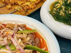 沙葱炒鸡蛋-乡村馕坑肉·烧烤·新疆菜·本地人更爱吃(阿勒泰首店)