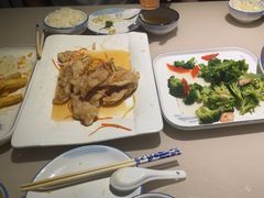 -老码头黑皮肘子锅包肉(赣水路店)