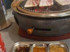 -围炉肉舍•炭烤活鳗•丹东海鲜烤肉(步行街店)