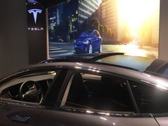 -TESLA 特斯拉(上海太古汇体验店)