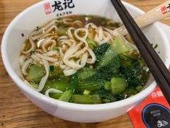 -湘人龙记老长沙米粉(鸟巢店)
