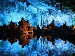 -怀托摩萤火虫洞