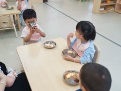 -好奇星国际托育(金地自在城校区)