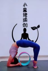 -小黑裙瑜伽·普拉提