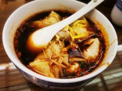 红汤辣馄饨-笑来喜馄饨小笼工坊店(湖滨街店)