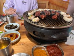 -汉城烤肉·黑金冠(华山路店)