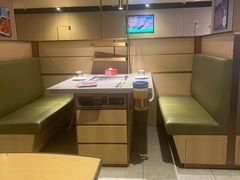 -海底捞火锅(曹安公路店)