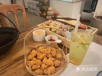 之前去喝过一次下午茶,感觉很棒,二刷去吃了晚餐