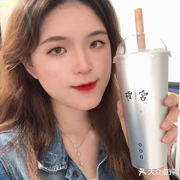 深圳探店 和吴俊余一起喝奶茶啦~