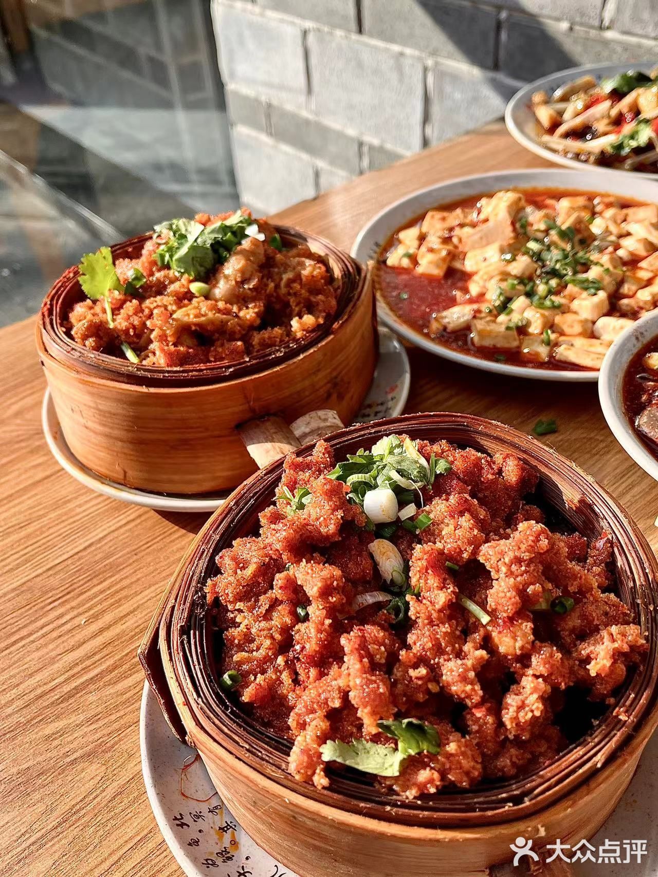 乐山本地人都在打卡的跷脚牛肉 😃