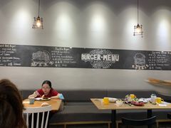 大堂-HELLO 27 意面·沙拉·帕尼尼